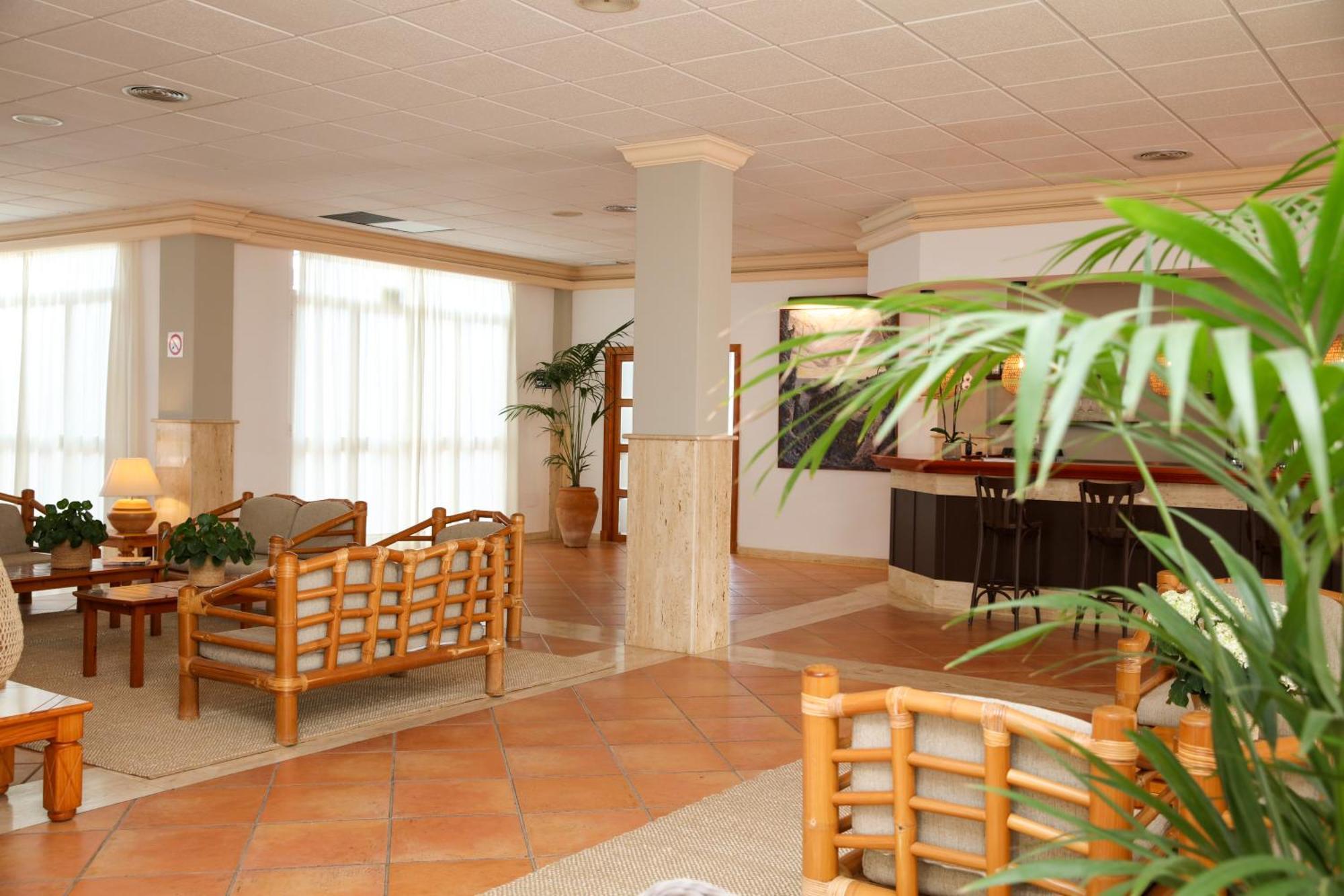 Nuramar Aparthotel Cala en Bosch Kültér fotó