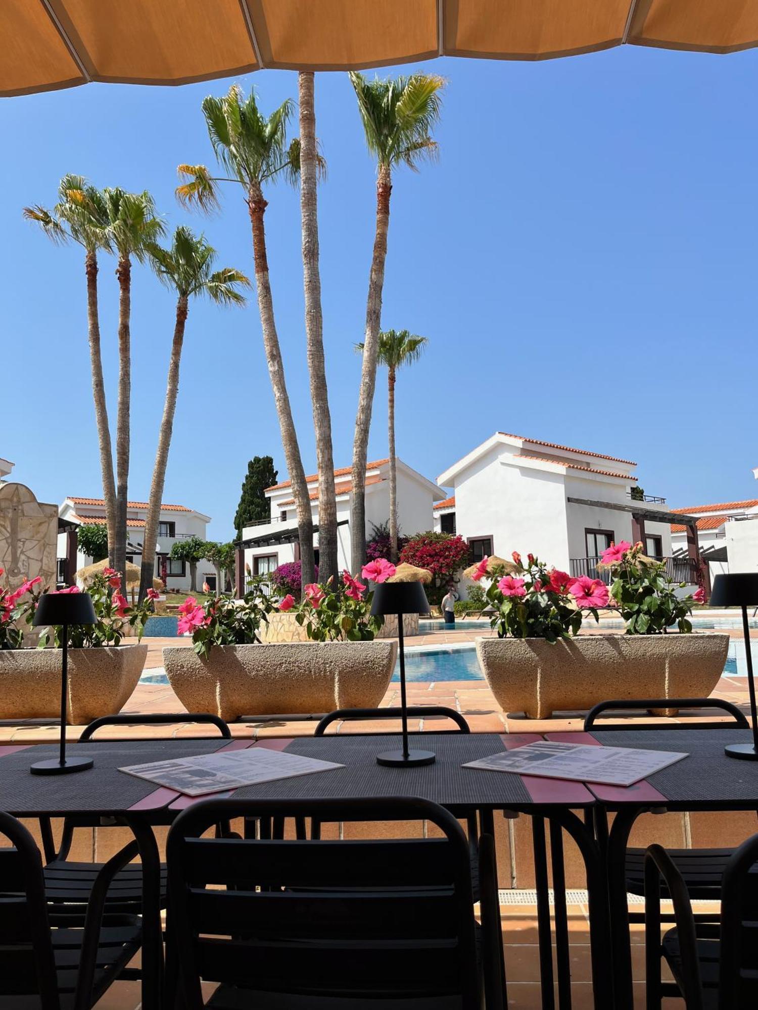 Nuramar Aparthotel Cala en Bosch Kültér fotó