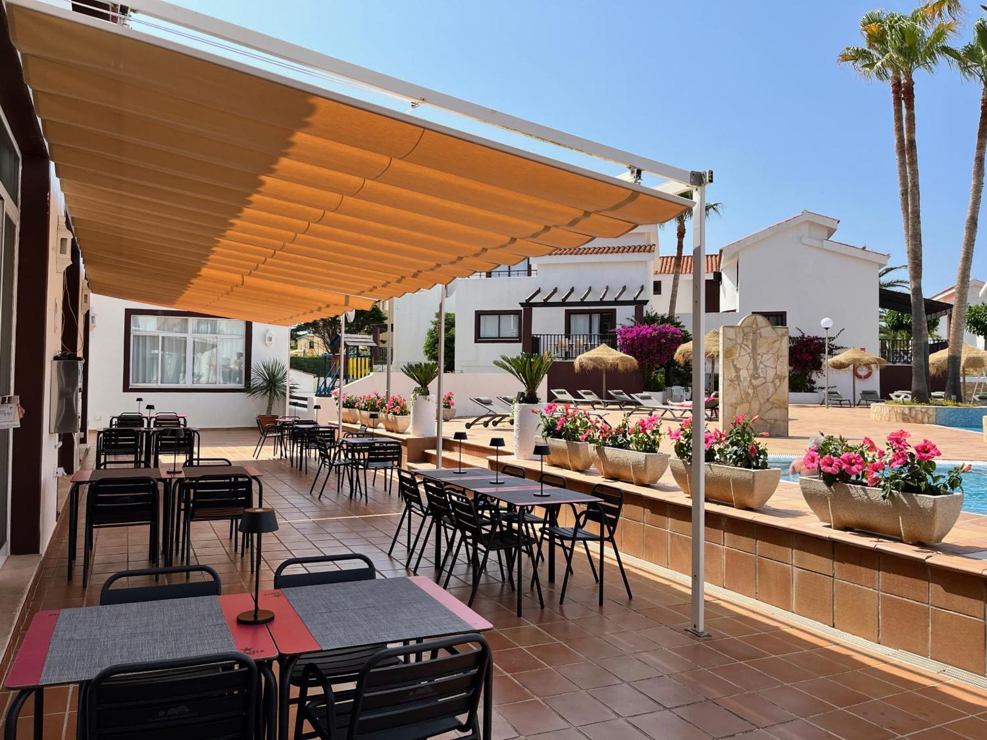 Nuramar Aparthotel Cala en Bosch Kültér fotó