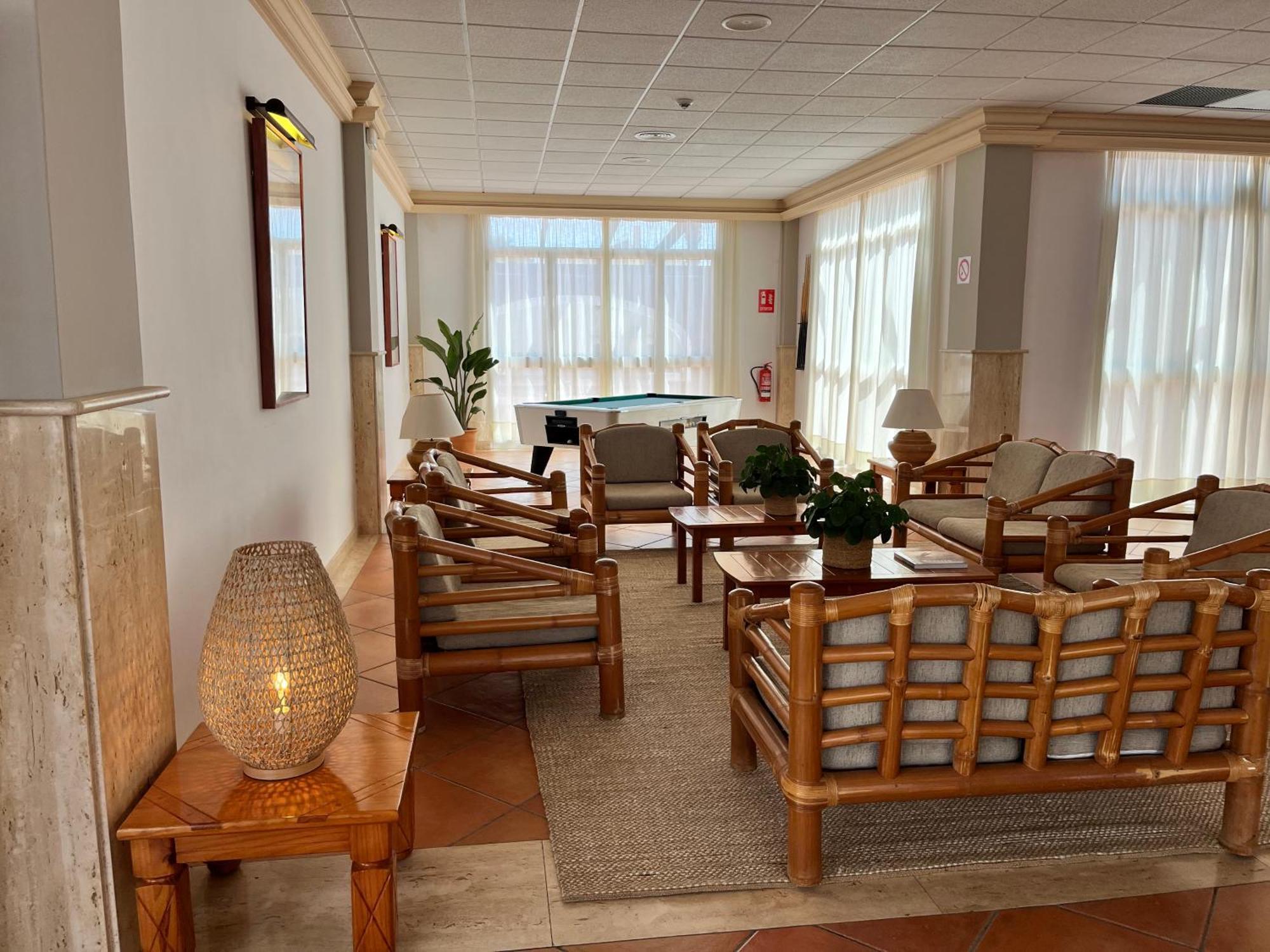 Nuramar Aparthotel Cala en Bosch Kültér fotó