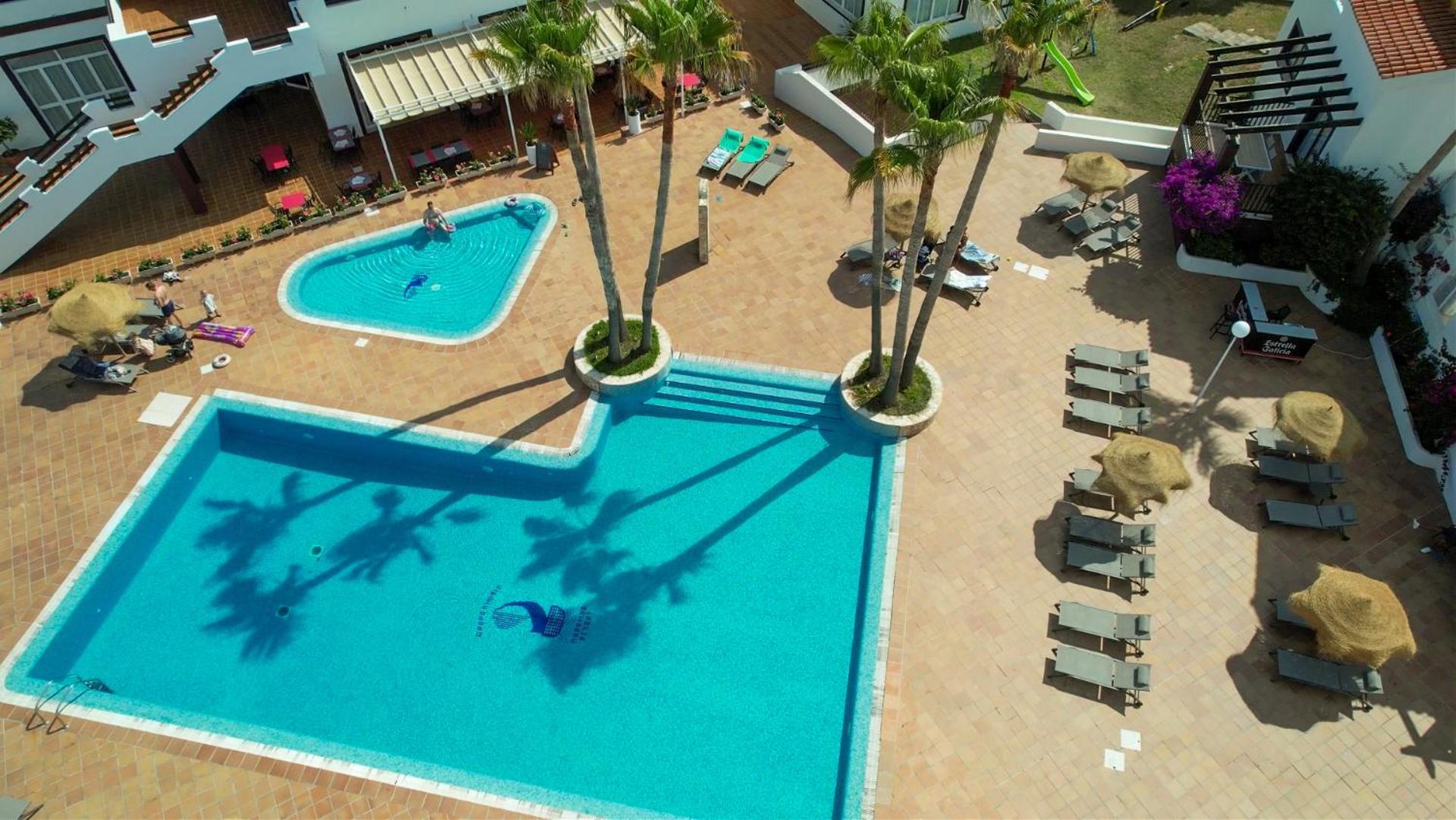 Nuramar Aparthotel Cala en Bosch Kültér fotó