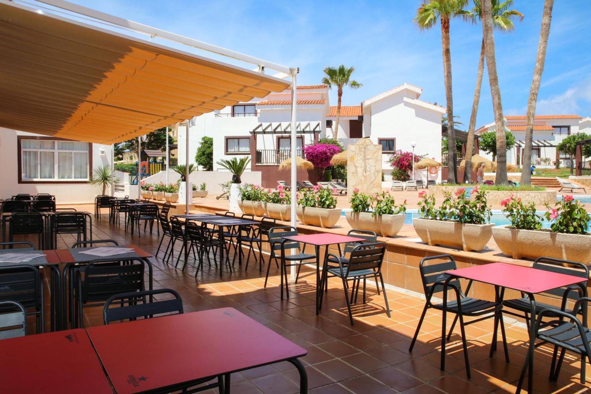 Nuramar Aparthotel Cala en Bosch Kültér fotó
